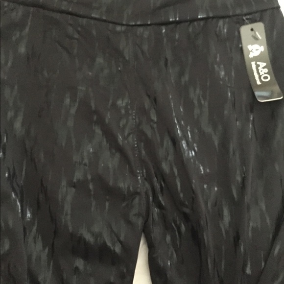 ❗️SOLD❗️NWT ⚡️Black Electrifying Leggings⚡️ - Picture 3 of 3